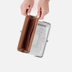 Lauren Clutch-Wallet In Metallic Leather - Silver -Hobo Sales Store BF 3385SILV 04 00bda0e3 fa4f 4a9e 97c5 0d3f64b80e3d