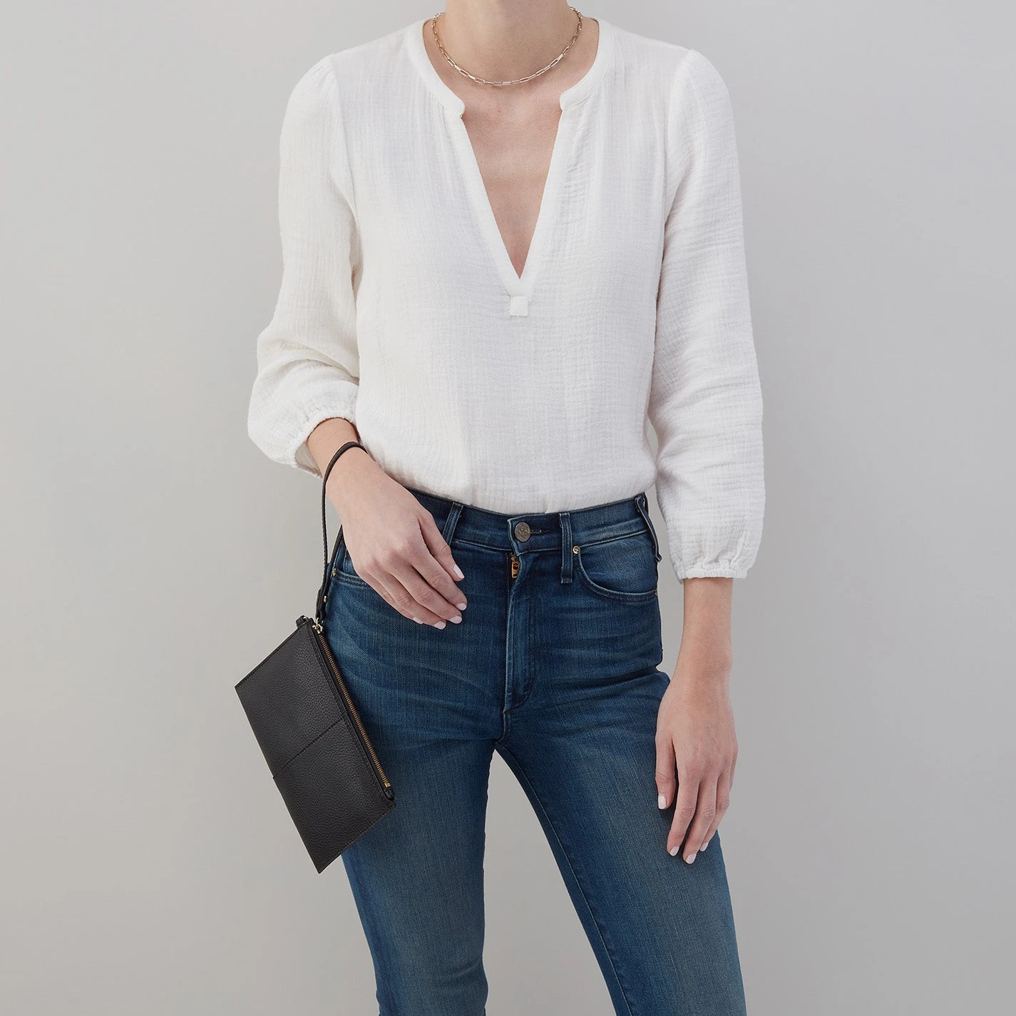 Vida Small Pouch In Micro Pebbled Leather - Black 2 Vida Small Pouch In Micro Pebbled Leather - Black - Image 2