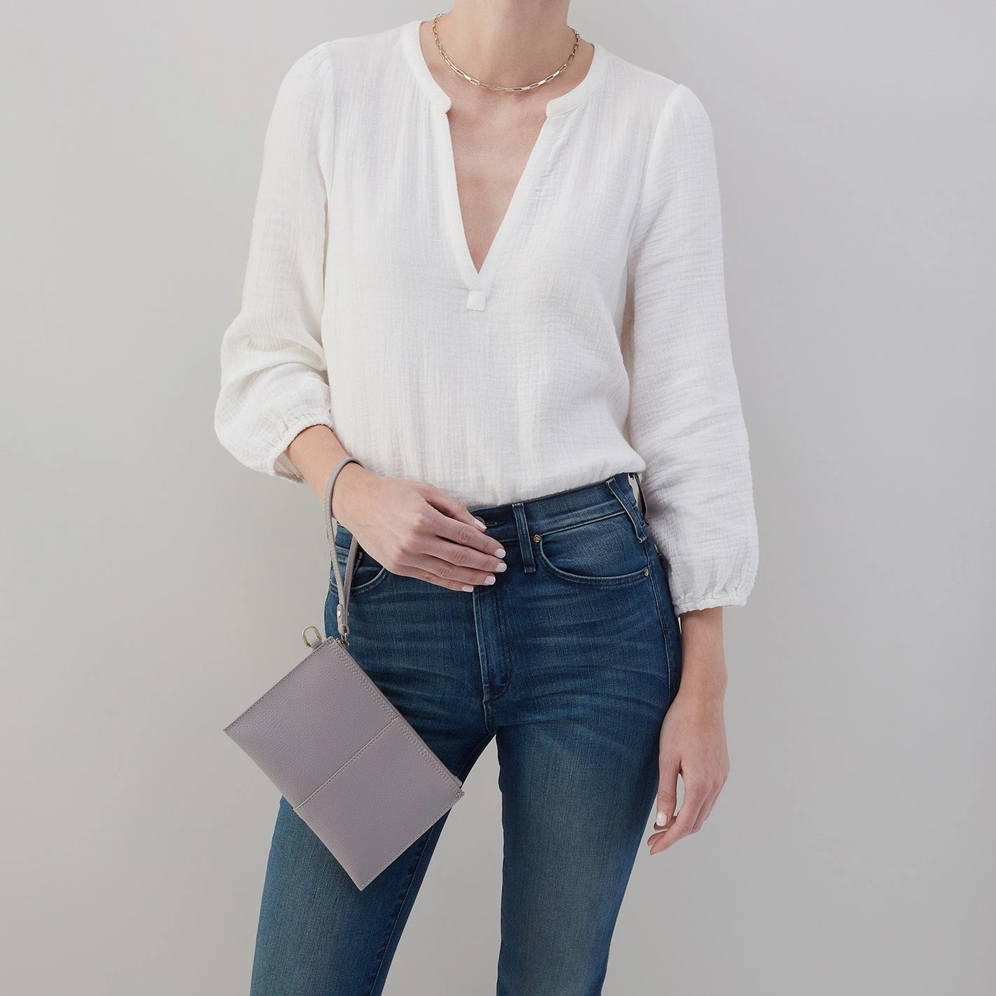 Vida Small Pouch In Micro Pebbled Leather - Morning Dove Grey 2 Vida Small Pouch In Micro Pebbled Leather - Morning Dove Grey - Image 2