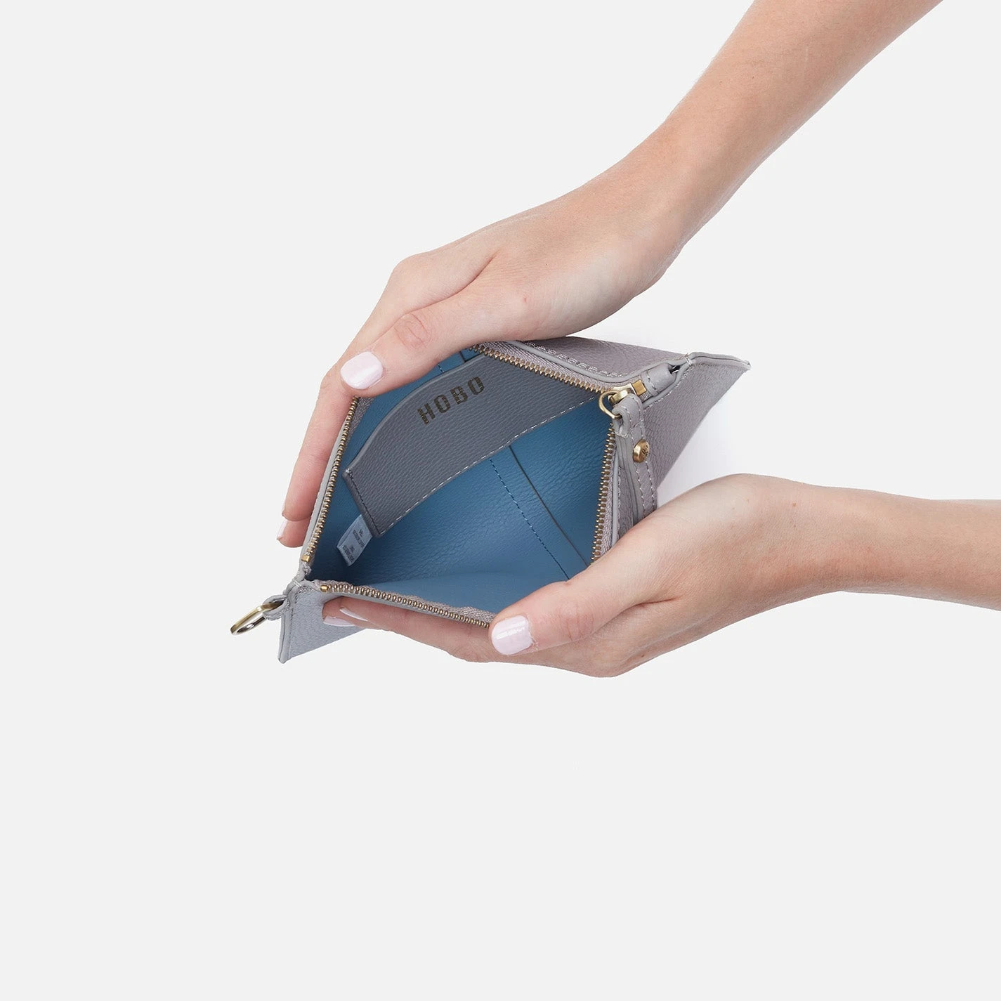 Vida Small Pouch In Micro Pebbled Leather - Morning Dove Grey 3 Vida Small Pouch In Micro Pebbled Leather - Morning Dove Grey - Image 3