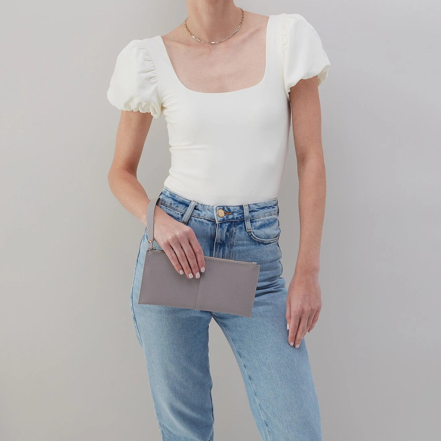 Vida Large Pouch In Micro Pebbled Leather - Morning Dove Grey 2 Vida Large Pouch In Micro Pebbled Leather - Morning Dove Grey - Image 2