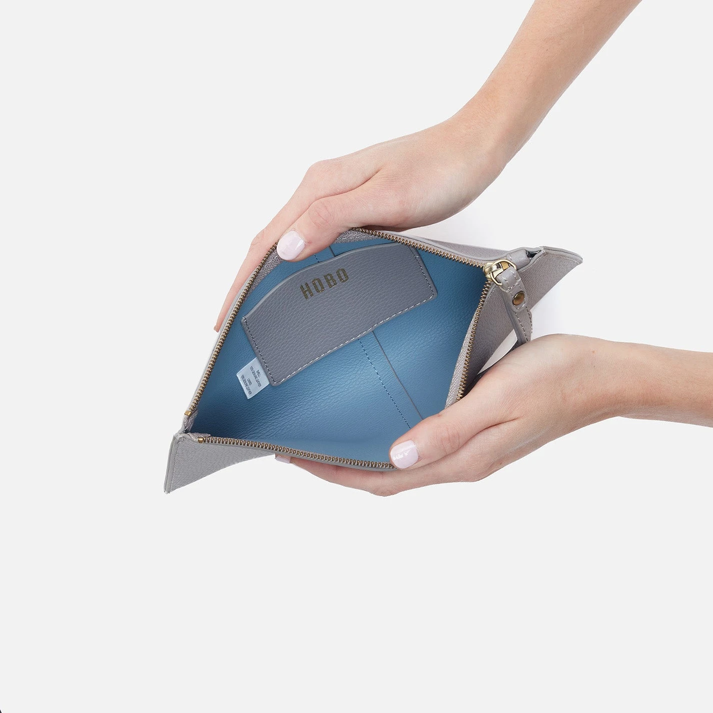 Vida Large Pouch In Micro Pebbled Leather - Morning Dove Grey 3 Vida Large Pouch In Micro Pebbled Leather - Morning Dove Grey - Image 3