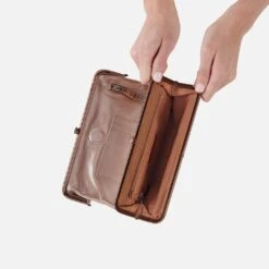 Lauren Clutch-Wallet In Metallic Leather - Frosted Rose -Hobo Sales Store NV 22647FROS 04