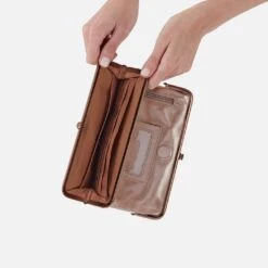 Lauren Clutch-Wallet In Metallic Leather - Frosted Rose -Hobo Sales Store NV 22647FROS 05