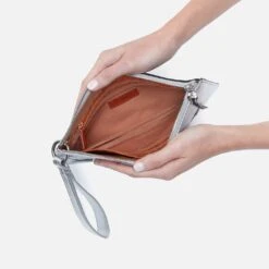 Vida Wristlet In Metallic Leather - Argento -Hobo Sales Store NV 22654AGTO 03