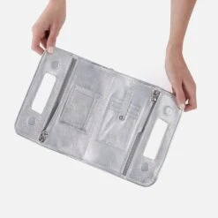 Ace Clutch In Metallic Leather - Argento -Hobo Sales Store NV 22665AGTO 03