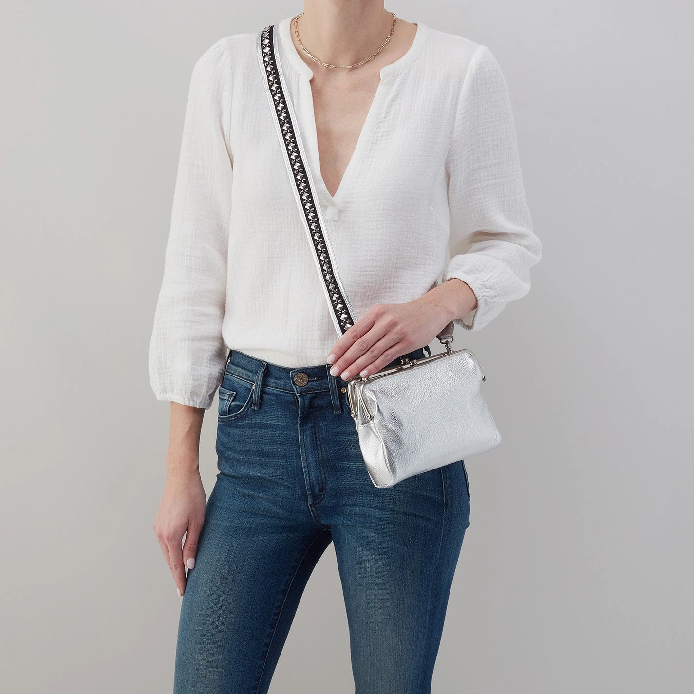 Lauren Crossbody In Metallic Leather - Argento 3 Lauren Crossbody In Metallic Leather - Argento - Image 3