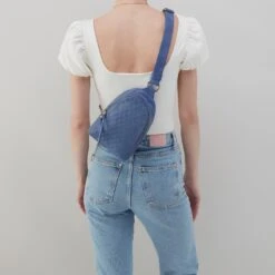 Fern Sling In Buffed Leather - Azure 10 Fern Sling In Buffed Leather - Azure -Hobo Sales Store NV 22719AZUR 04