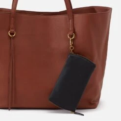 Spark Double Eyeglass Case In Pebbled Leather - Black -Hobo Sales Store SO 81024BLK 03 eaeeff84 8e80 465f a97a 02a77b1e1083