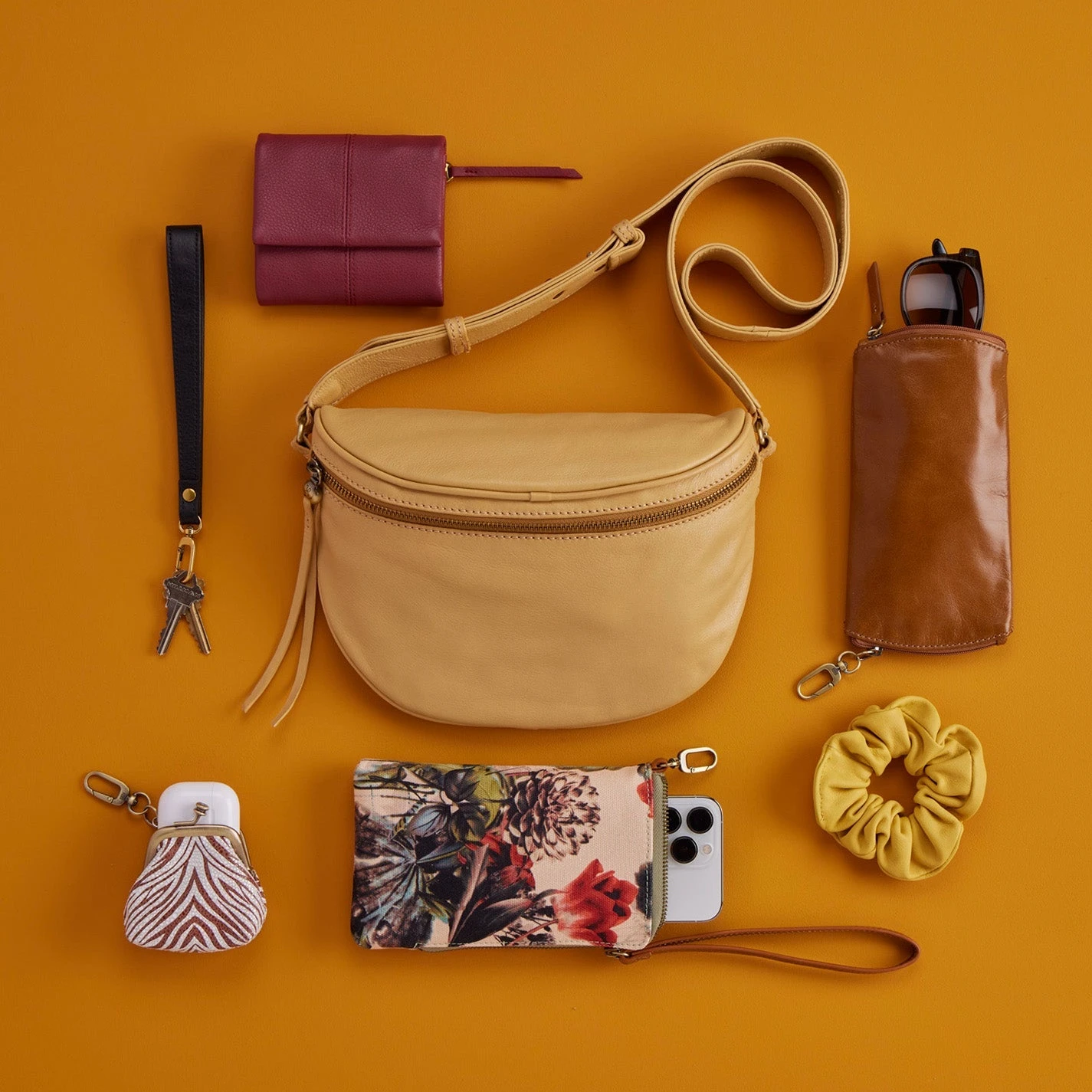 Grip Wristlet Strap In Pebbled Leather - Black 2 Grip Wristlet Strap In Pebbled Leather - Black - Image 2