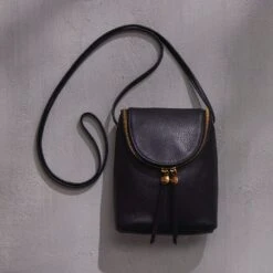 Fern Crossbody In Pebbled Leather - Black -Hobo Sales Store SO 82186BLK 01a