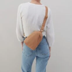 Fern Sling In Pebbled Leather - Sandstorm 8 Fern Sling In Pebbled Leather - Sandstorm -Hobo Sales Store SO 82416SDST 02