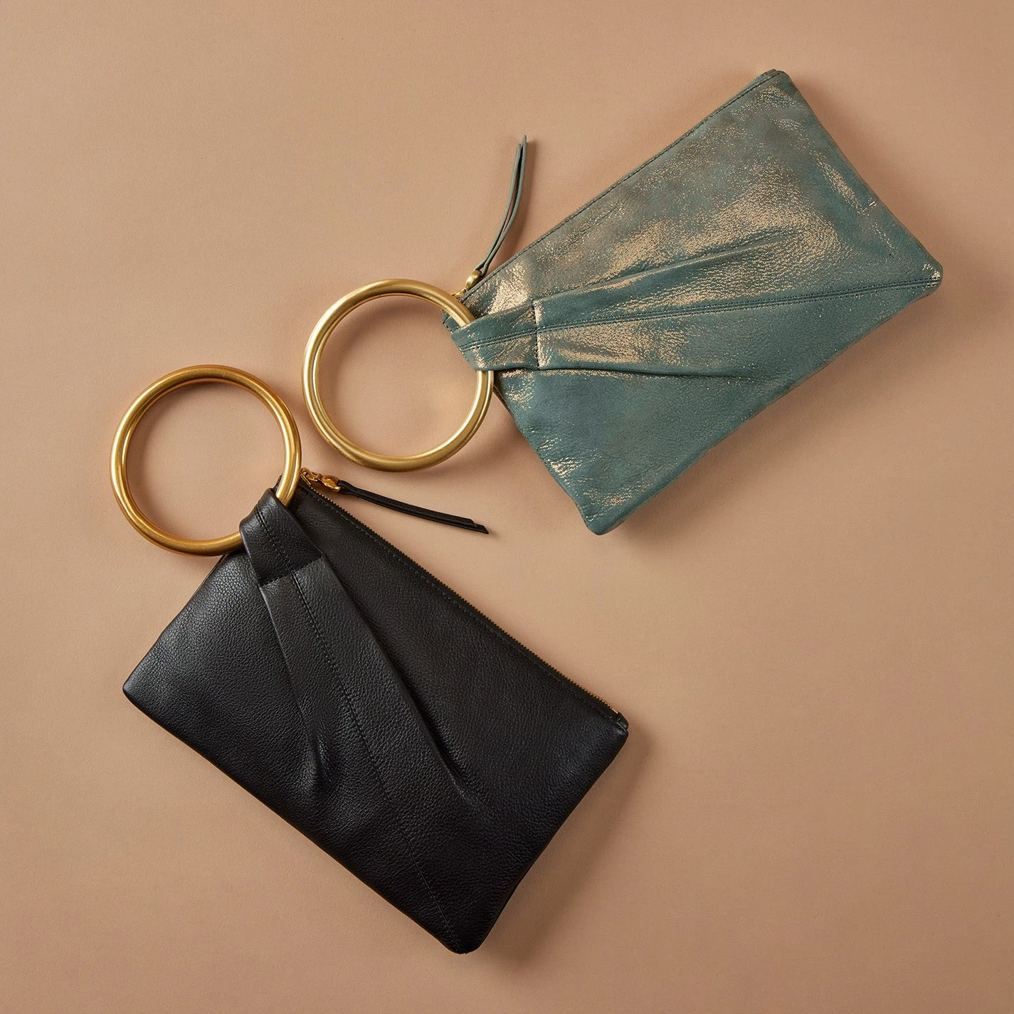 Sheila Hard Ring Clutch In Pebbled Leather - Black 2 Sheila Hard Ring Clutch In Pebbled Leather - Black - Image 2