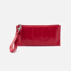 Vida Wristlet In Polished Leather - Claret
