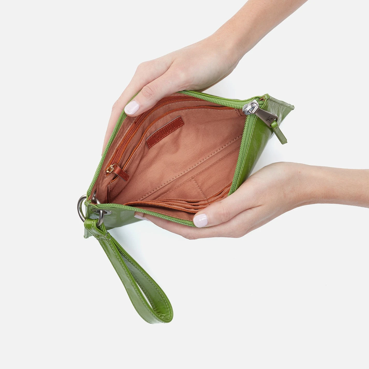 Vida Wristlet In Polished Leather - Garden Green 5 Vida Wristlet In Polished Leather - Garden Green - Image 5