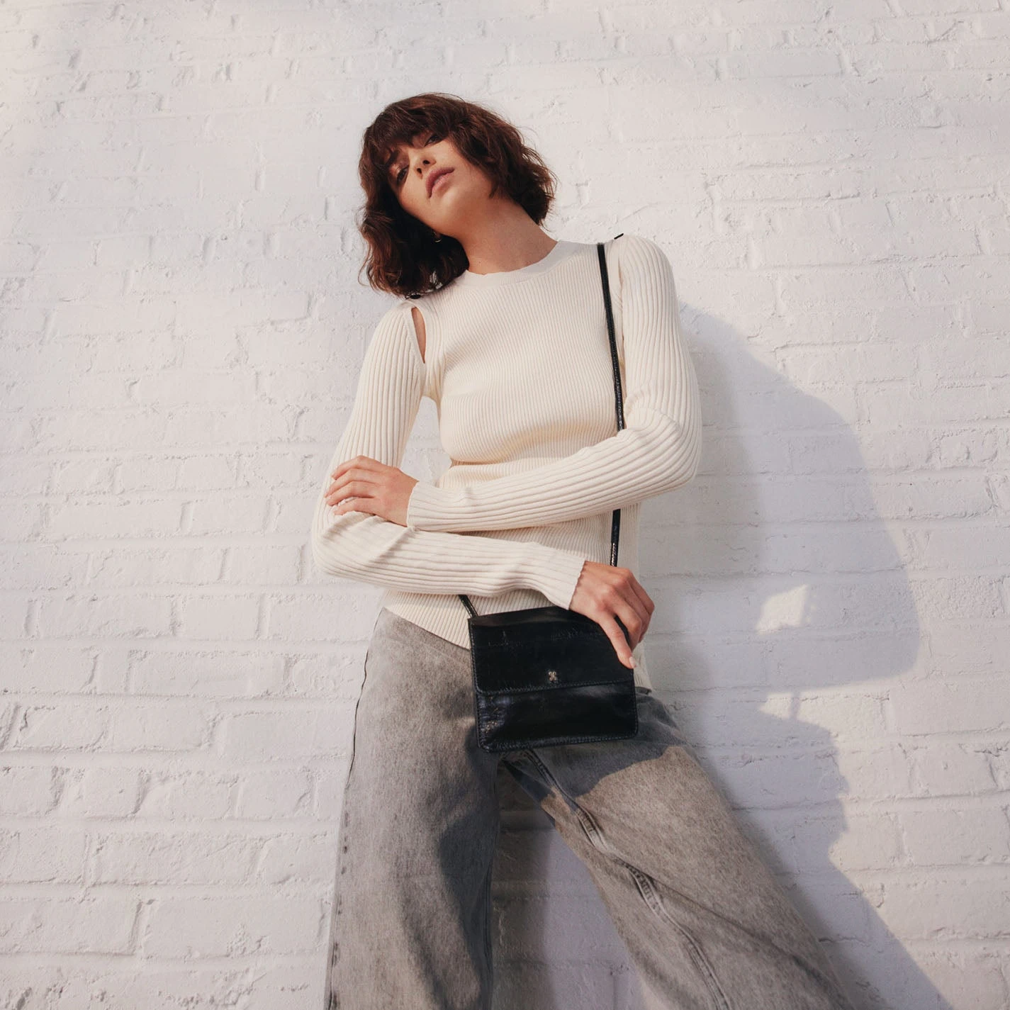 Jill Wallet Crossbody In Polished Leather - Black 2 Jill Wallet Crossbody In Polished Leather - Black - Image 2