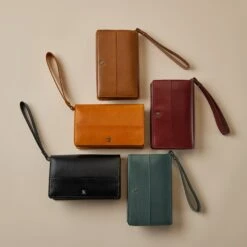 Jill Wristlet In Polished Leather - Black -Hobo Sales Store VI 32512BLK 01a