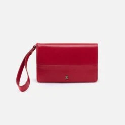 Jill Wristlet In Polished Leather - Claret