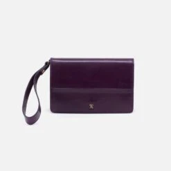 Jill Wristlet In Polished Leather - Deep Purple