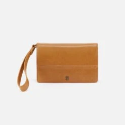 Jill Wristlet In Polished Leather - Natural
