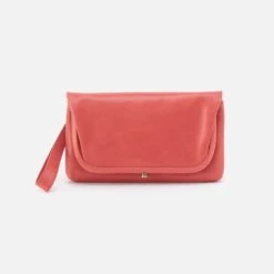 Lauren Wristlet In Polished Leather - Cherry Blossom
