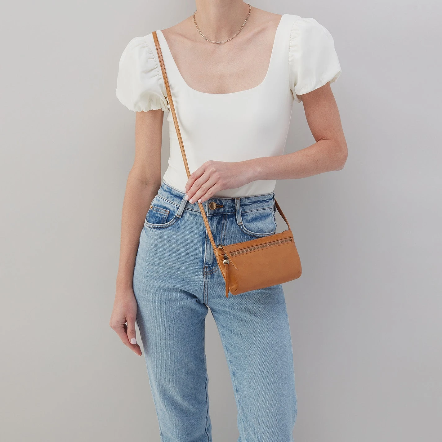 Cara Crossbody In Polished Leather - Natural 2 Cara Crossbody In Polished Leather - Natural - Image 2