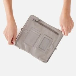 Lauren Clutch-Wallet In Polished Leather - Driftwood -Hobo Sales Store VI 3385DRFT 03 b5bb47c4 6e4e 4c5f bf42 24a2f3708ff0