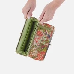 Lauren Clutch-Wallet In Printed Leather - Tropic Print 12 Lauren Clutch-Wallet In Printed Leather - Tropic Print -Hobo Sales Store VI 3385TRPC 05
