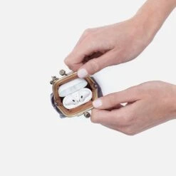 Run Frame Pouch In Polished Leather - Deep Purple 9 Run Frame Pouch In Polished Leather - Deep Purple -Hobo Sales Store VI 34021DPRP 03