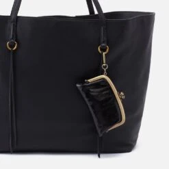 Cheer Frame Pouch In Polished Leather - Black -Hobo Sales Store VI 34033BLK 04 72e7dce8 a36d 45dc 9d69 d75d2c5e465c