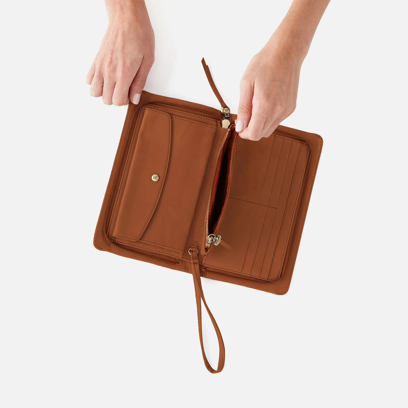 Evolve Wristlet In Polished Leather - Truffle 3 Evolve Wristlet In Polished Leather - Truffle - Image 3