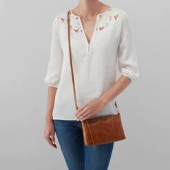 Darcy Crossbody In Polished Leather - Truffle 17 Darcy Crossbody In Polished Leather - Truffle -Hobo Sales Store VI 35810TRUF 02 2a7243da 2d2d 40c9 b529 2892c9f09140