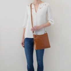 Cambel Crossbody In Polished Leather - Natural 7 Cambel Crossbody In Polished Leather - Natural -Hobo Sales Store VI 35816NTRL 02