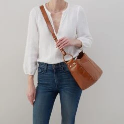 Sheila Crossbody In Polished Leather - Truffle -Hobo Sales Store VI 35923TRUF 02