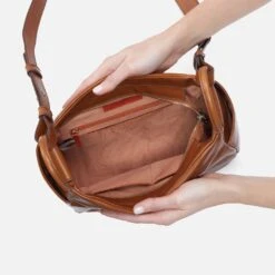 Sheila Crossbody In Polished Leather - Truffle -Hobo Sales Store VI 35923TRUF 03