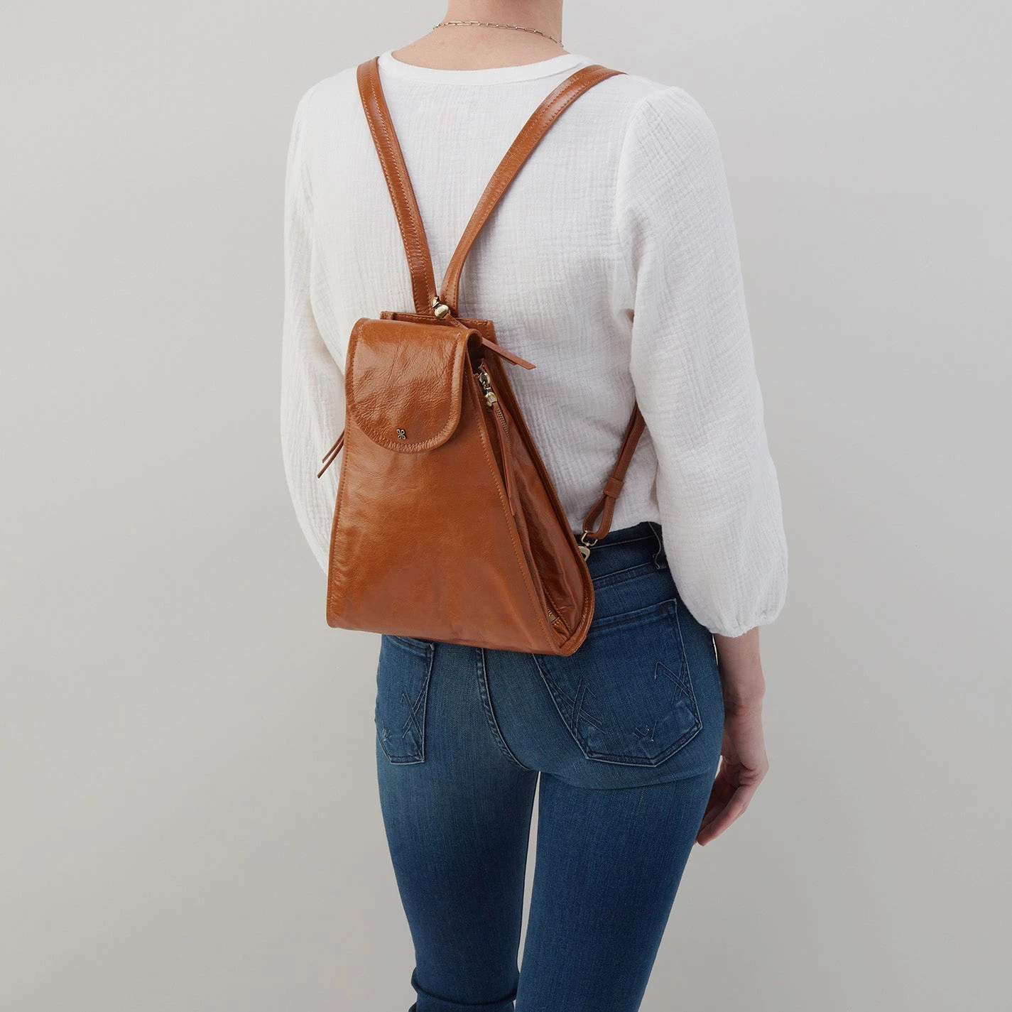 Betta Backpack In Polished Leather - Truffle 4 Betta Backpack In Polished Leather - Truffle - Image 4